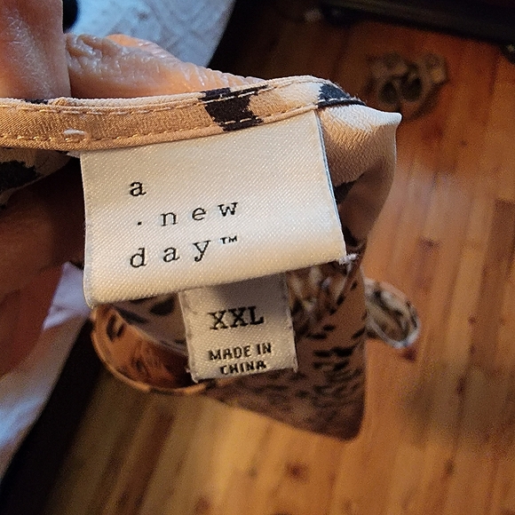 3 for 20 Leopard print xxl blouse. - Picture 2 of 2